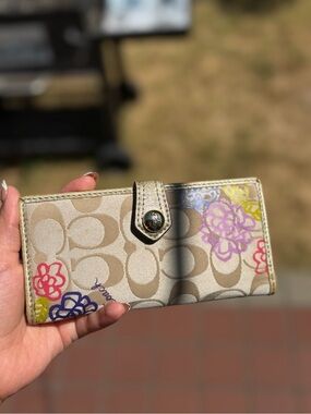 Coach Beige Signature Floral Snap Wallet with Multicolor Flowers
